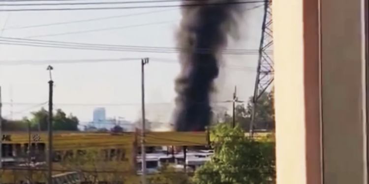 VIDEO: Colapsa helicóptero en Coyoacán, CDMX